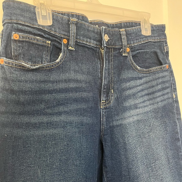 GAP 9'' Bermuda Denim Shorts Stretch Dark Indigo Blue Classic Women 10/30 NWOT - Picture 2 of 8